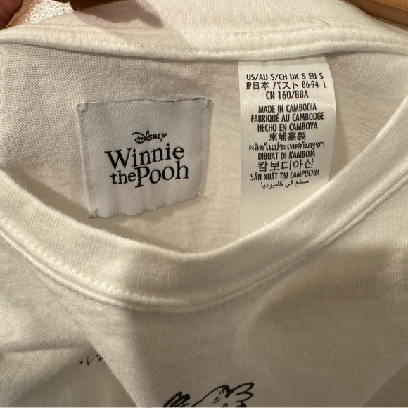 Disney Parks Winnie The Pooh & Friends EPCOT United Kingdom - Picture 3 of 4